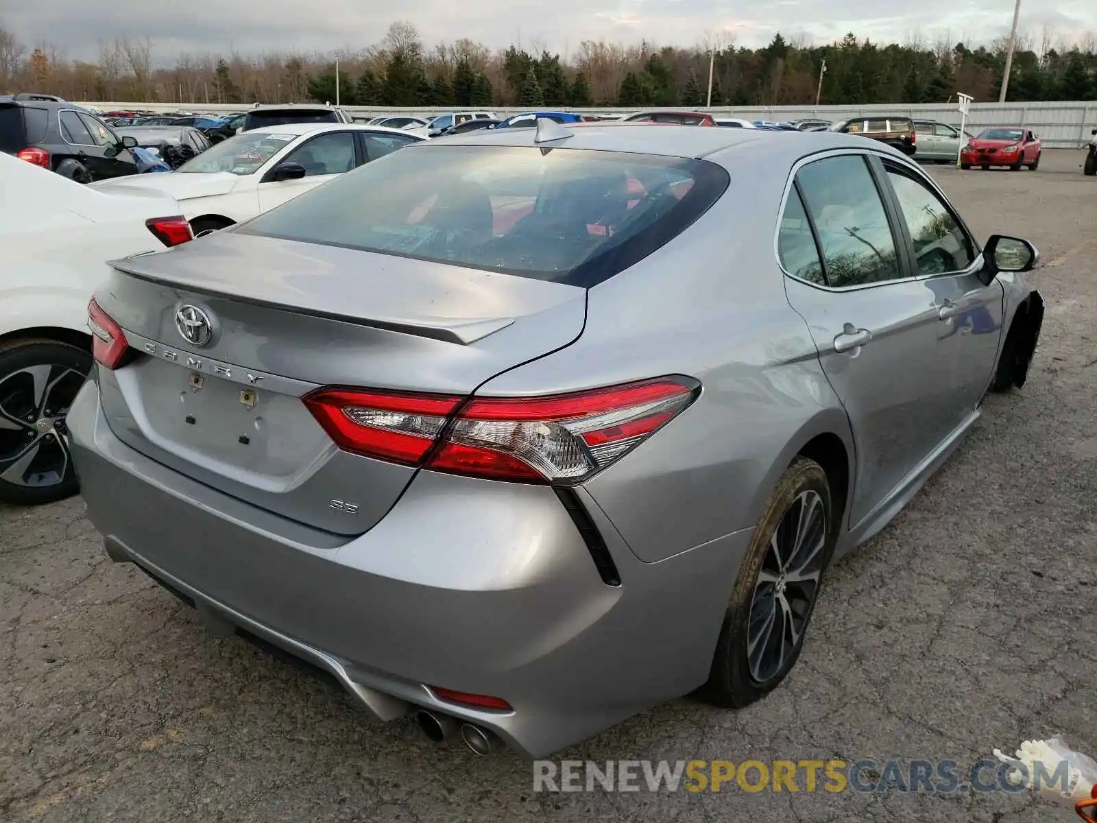 4 Photograph of a damaged car 4T1B11HK8KU727900 TOYOTA CAMRY 2019