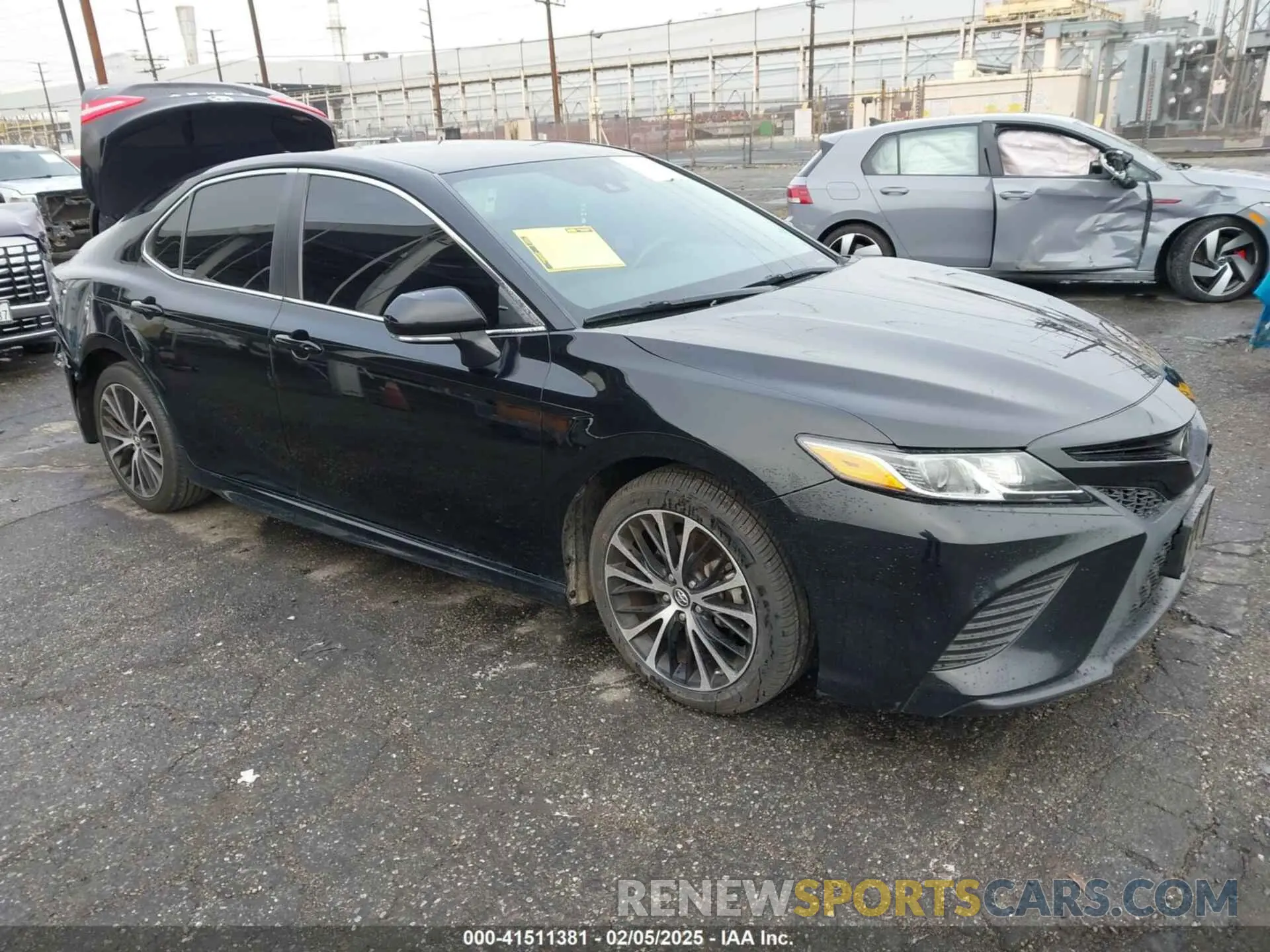 1 Photograph of a damaged car 4T1B11HK8KU728559 TOYOTA CAMRY 2019