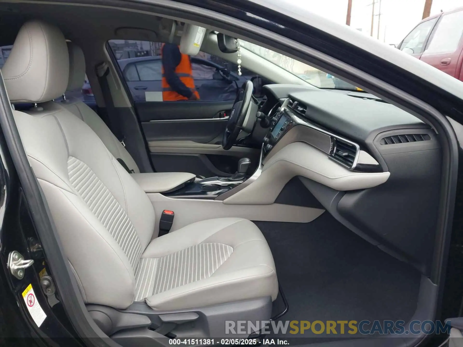 5 Photograph of a damaged car 4T1B11HK8KU728559 TOYOTA CAMRY 2019