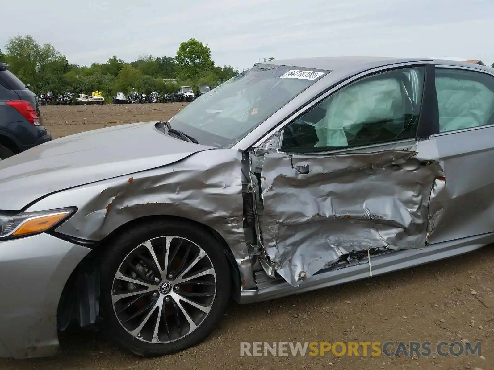 10 Photograph of a damaged car 4T1B11HK8KU730649 TOYOTA CAMRY 2019