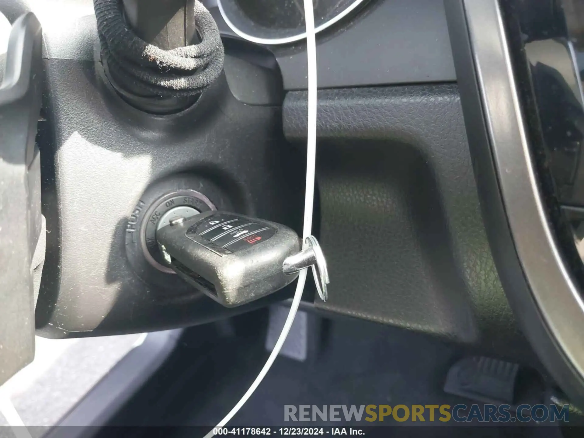 11 Photograph of a damaged car 4T1B11HK8KU731283 TOYOTA CAMRY 2019