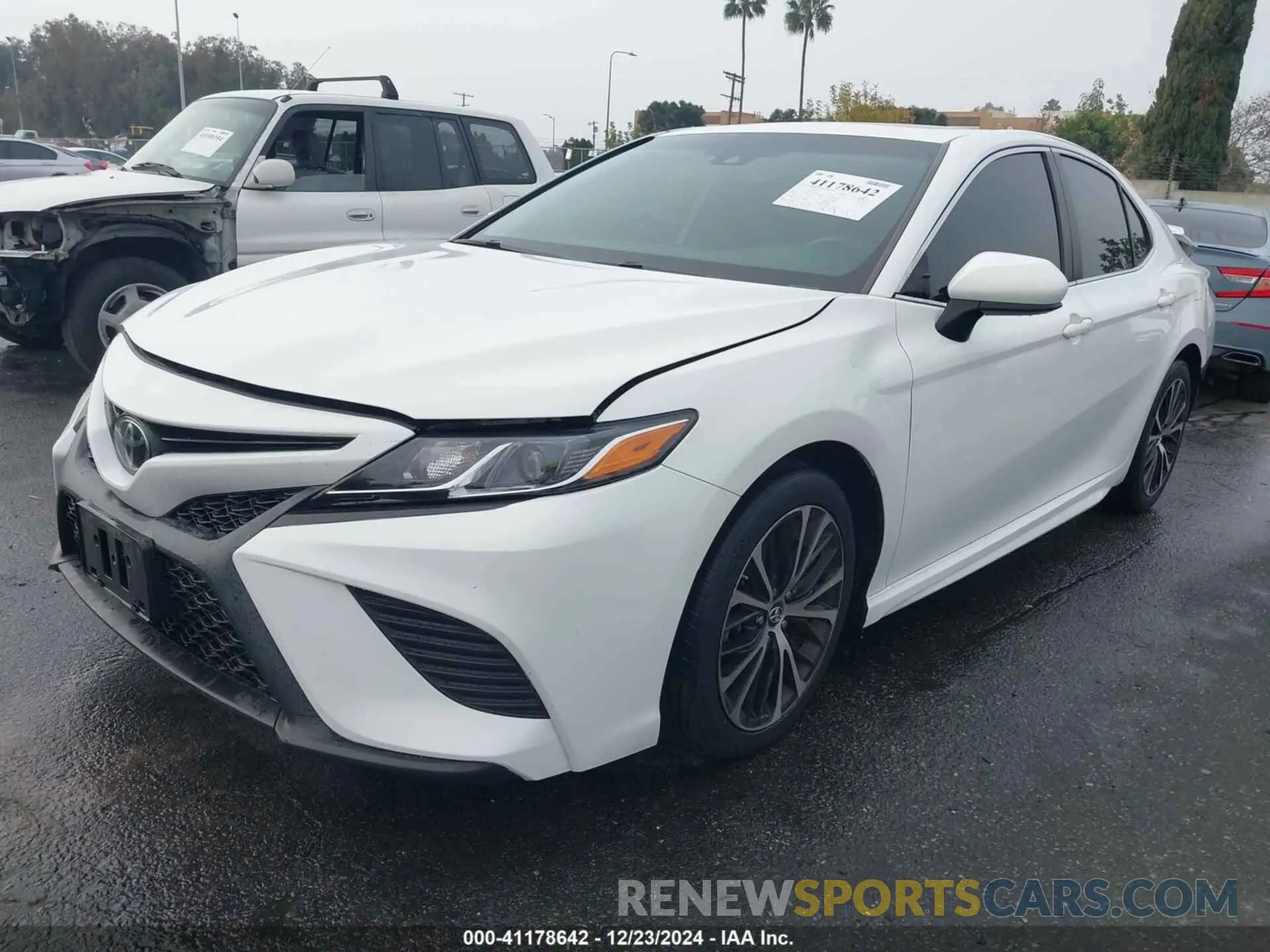2 Photograph of a damaged car 4T1B11HK8KU731283 TOYOTA CAMRY 2019
