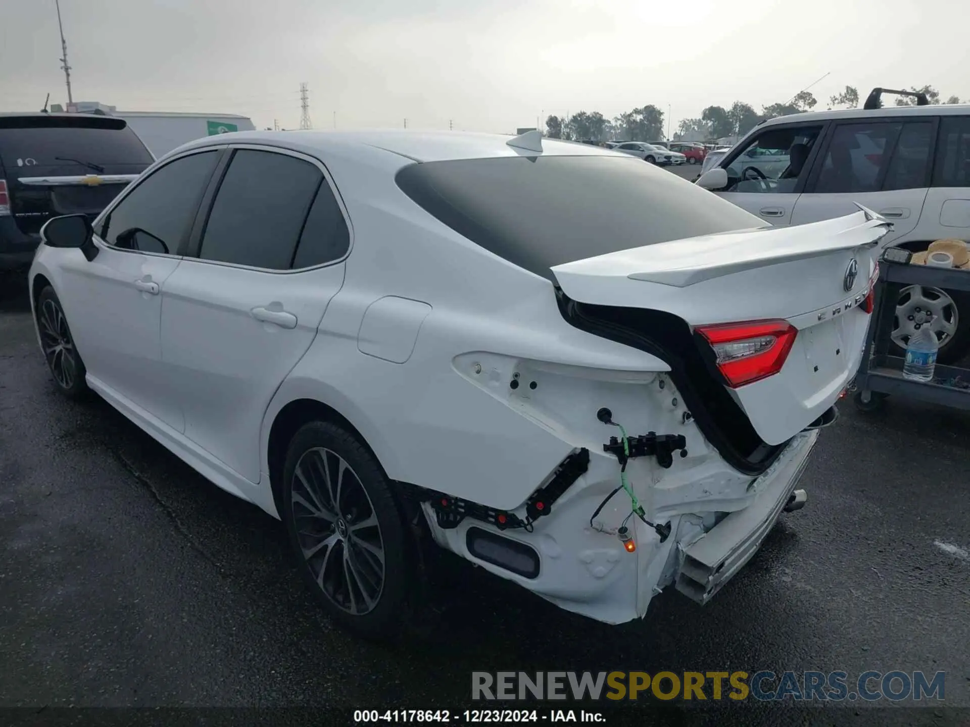 3 Photograph of a damaged car 4T1B11HK8KU731283 TOYOTA CAMRY 2019