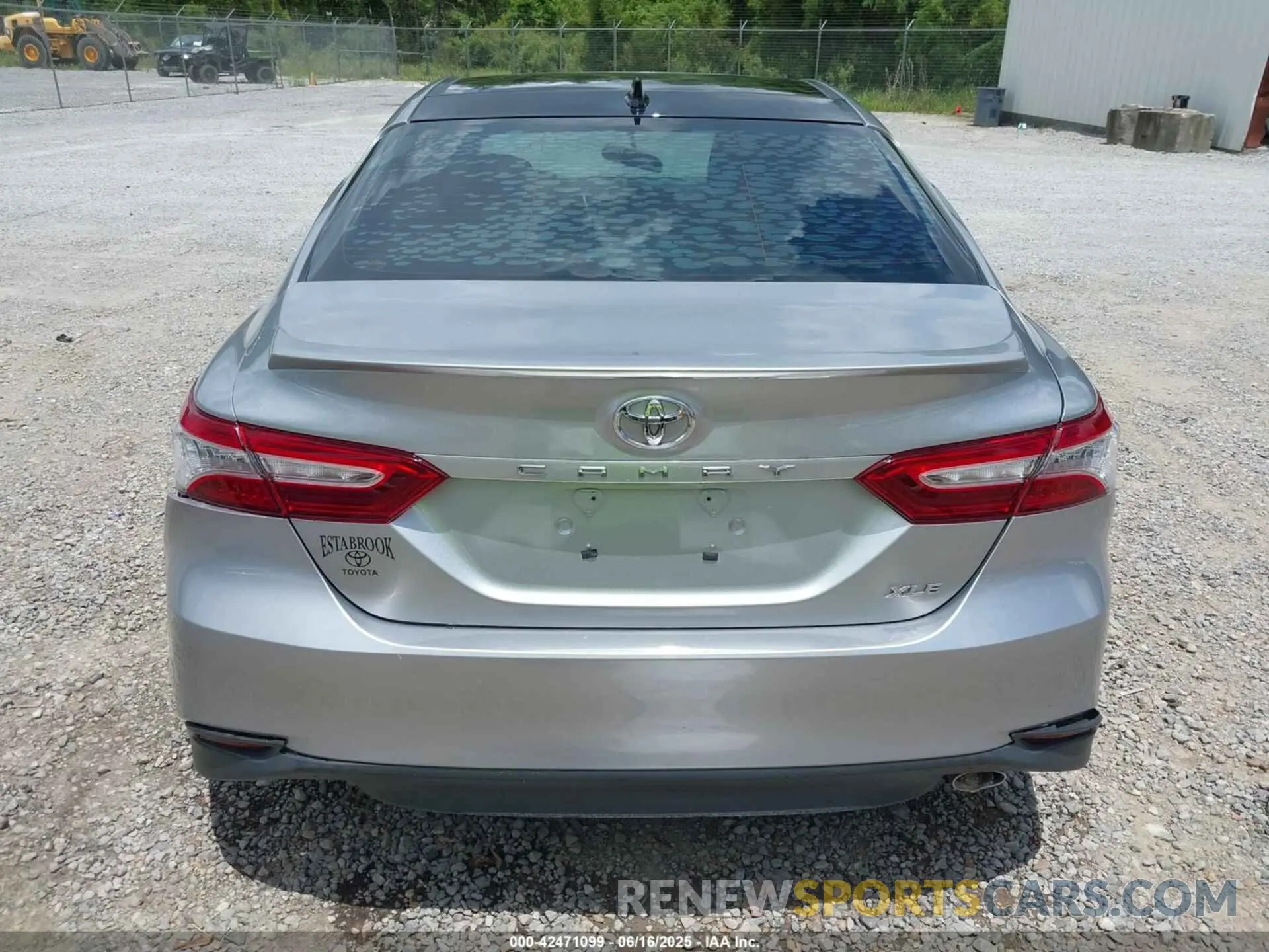 16 Photograph of a damaged car 4T1B11HK8KU734023 TOYOTA CAMRY 2019