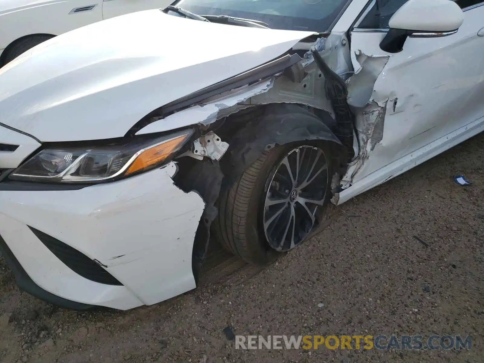 9 Photograph of a damaged car 4T1B11HK8KU735138 TOYOTA CAMRY 2019