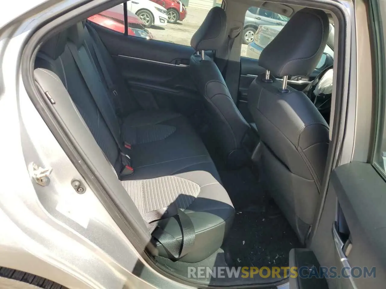 10 Photograph of a damaged car 4T1B11HK8KU735219 TOYOTA CAMRY 2019