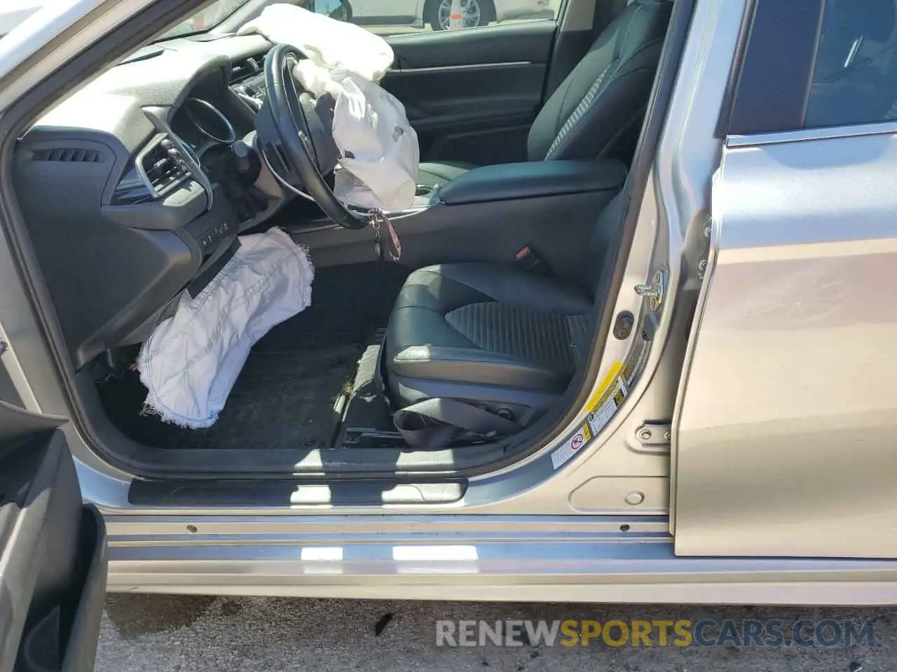 7 Photograph of a damaged car 4T1B11HK8KU735219 TOYOTA CAMRY 2019