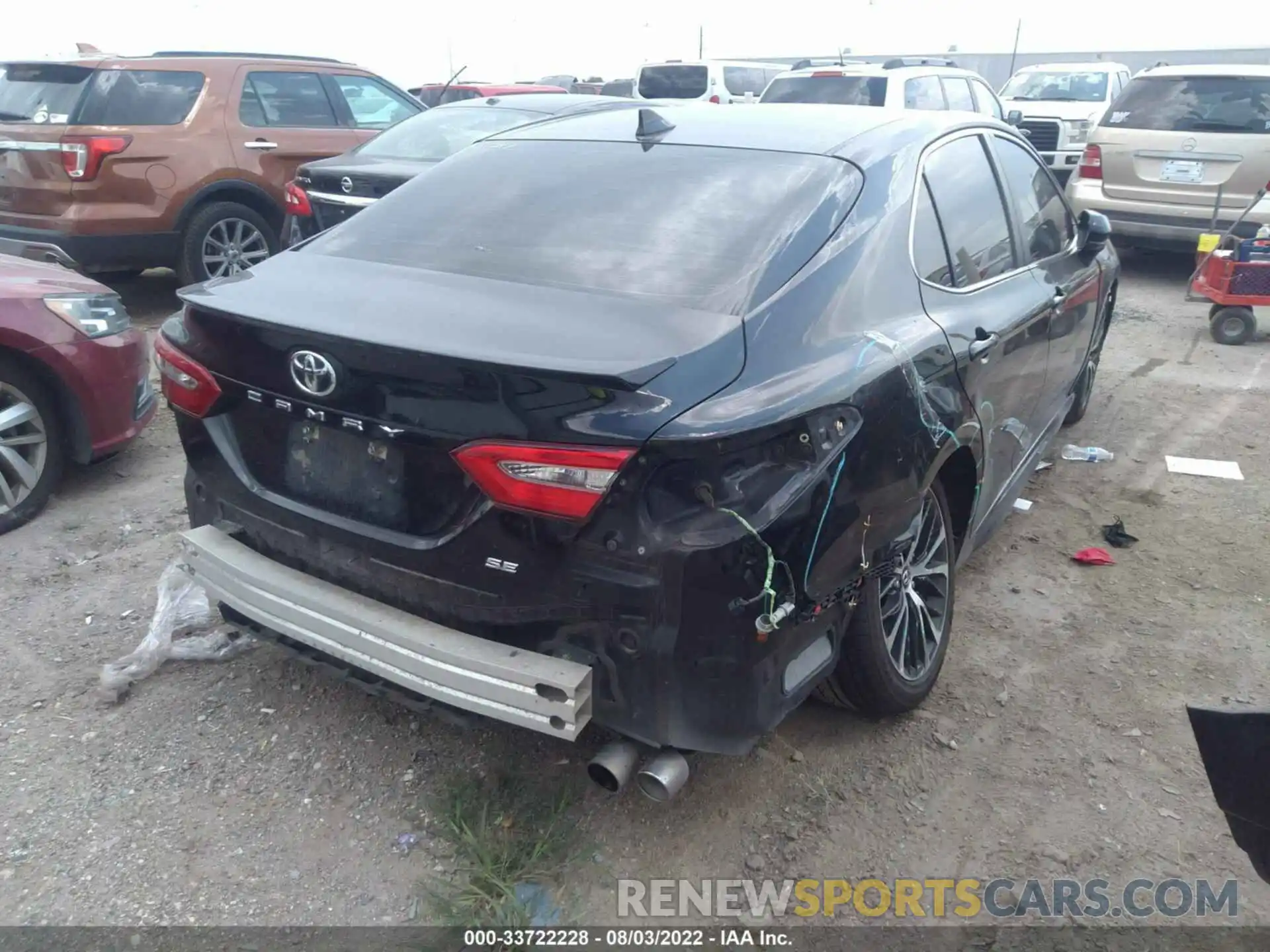 4 Photograph of a damaged car 4T1B11HK8KU736547 TOYOTA CAMRY 2019