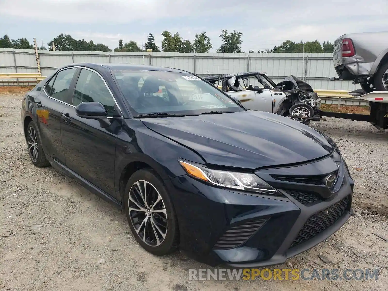 1 Photograph of a damaged car 4T1B11HK8KU739223 TOYOTA CAMRY 2019