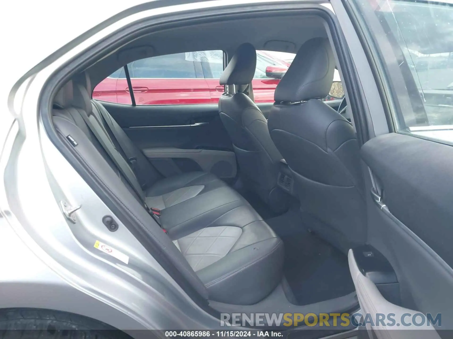 8 Photograph of a damaged car 4T1B11HK8KU743272 TOYOTA CAMRY 2019