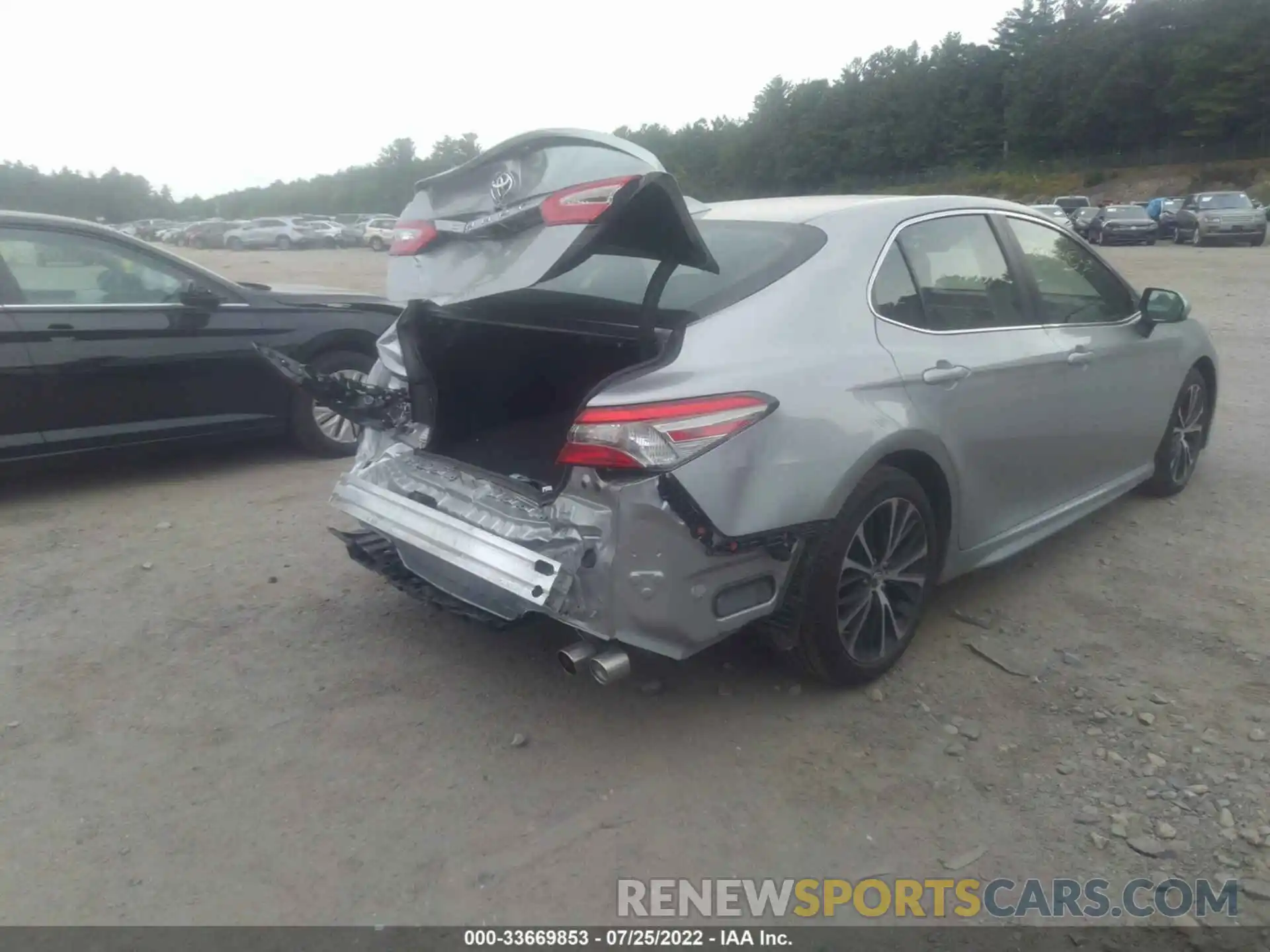 4 Photograph of a damaged car 4T1B11HK8KU743336 TOYOTA CAMRY 2019