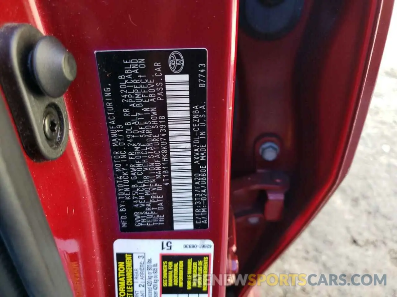 10 Photograph of a damaged car 4T1B11HK8KU743918 TOYOTA CAMRY 2019