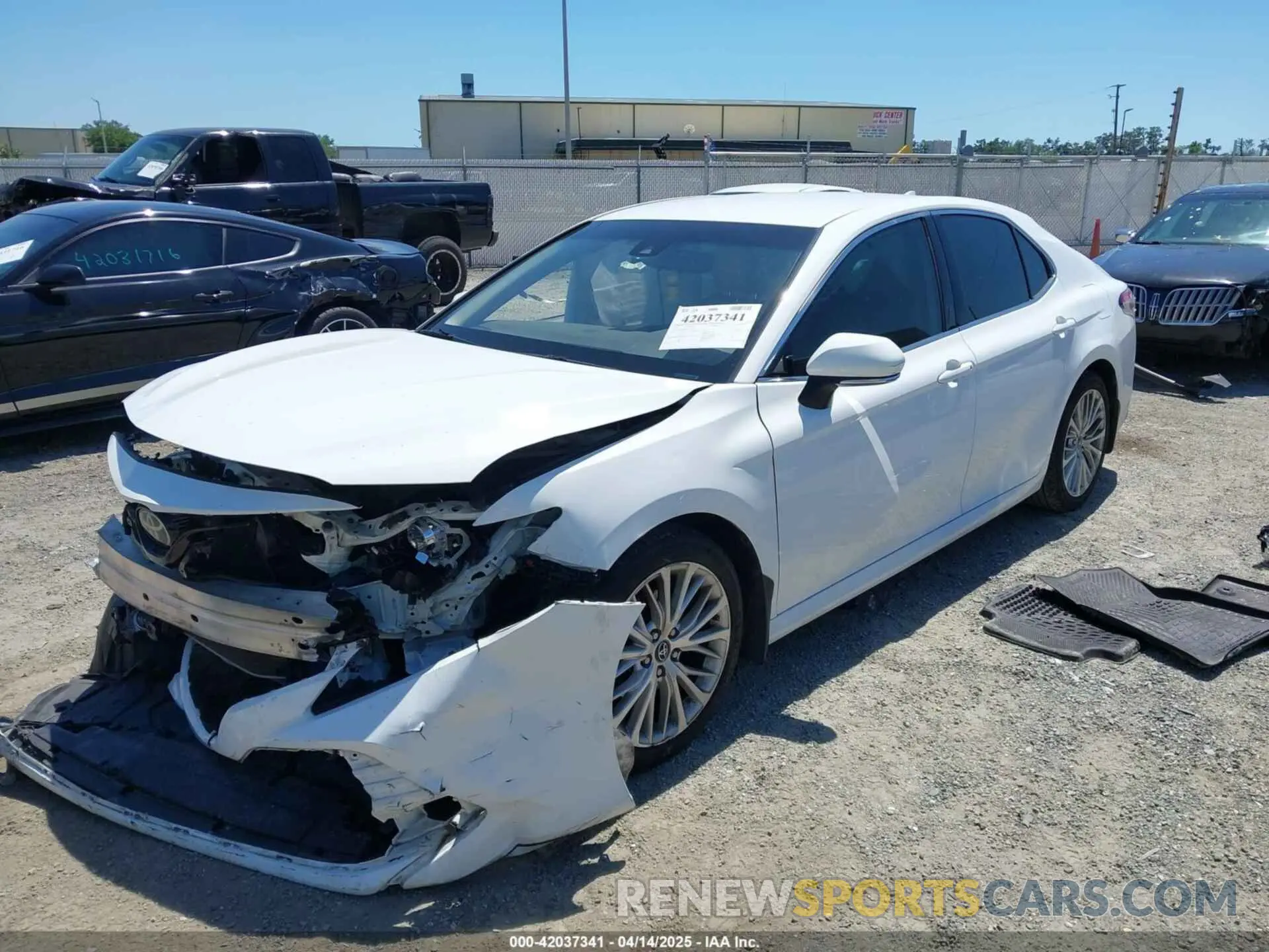 2 Photograph of a damaged car 4T1B11HK8KU744762 TOYOTA CAMRY 2019