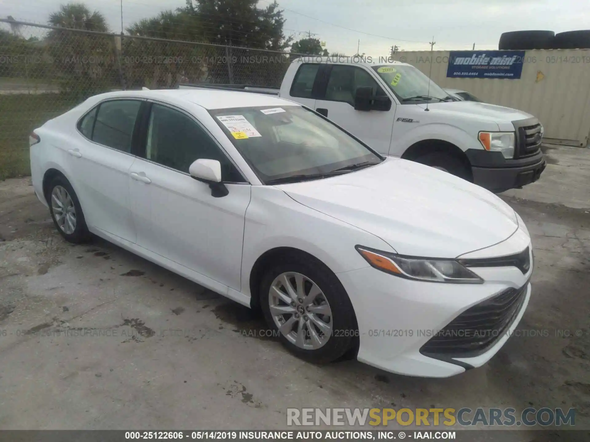 1 Photograph of a damaged car 4T1B11HK8KU745927 TOYOTA CAMRY 2019