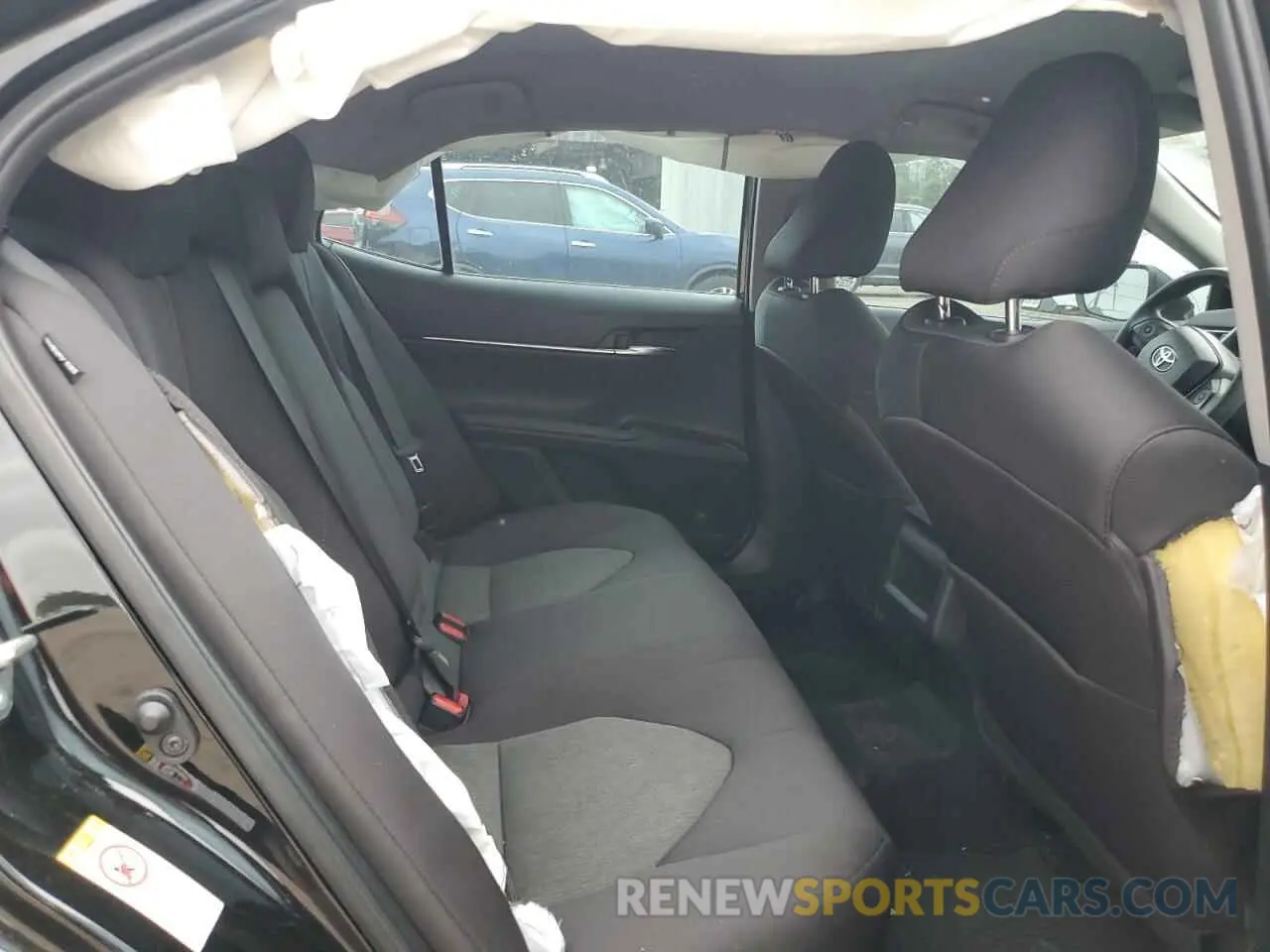 10 Photograph of a damaged car 4T1B11HK8KU746303 TOYOTA CAMRY 2019