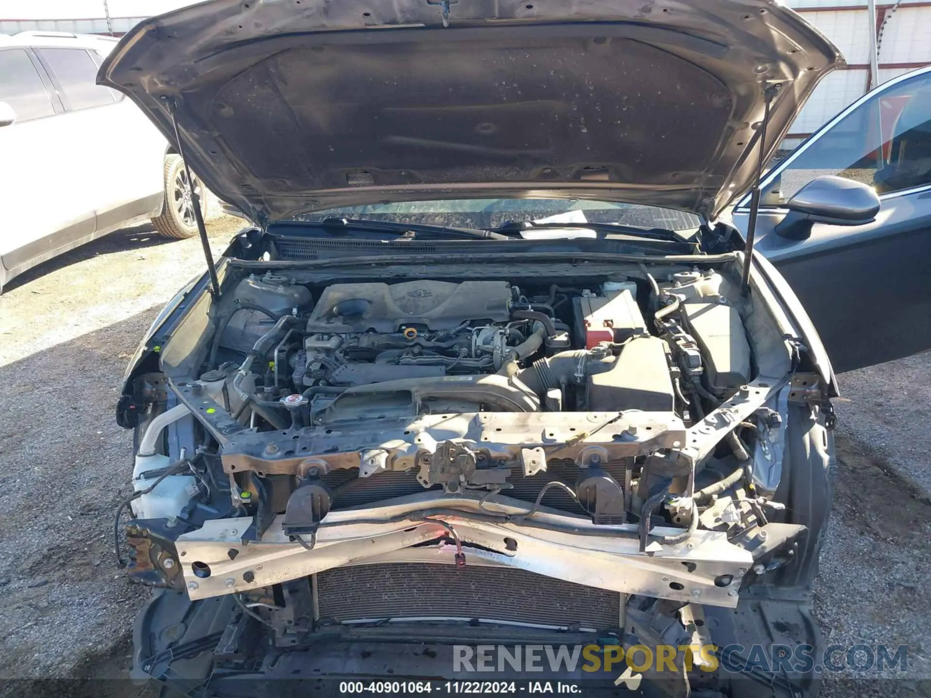 10 Photograph of a damaged car 4T1B11HK8KU746740 TOYOTA CAMRY 2019
