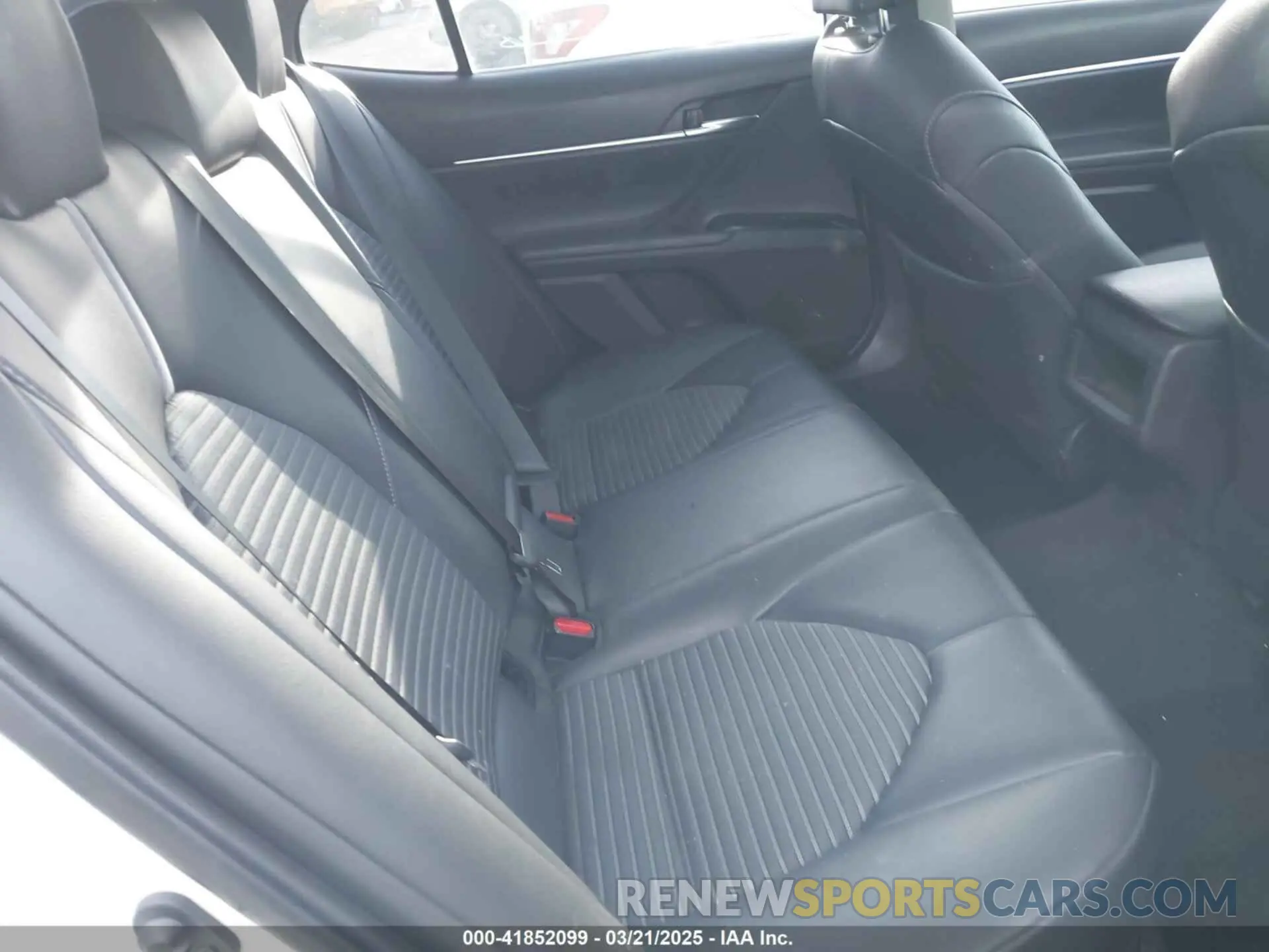 8 Photograph of a damaged car 4T1B11HK8KU747368 TOYOTA CAMRY 2019