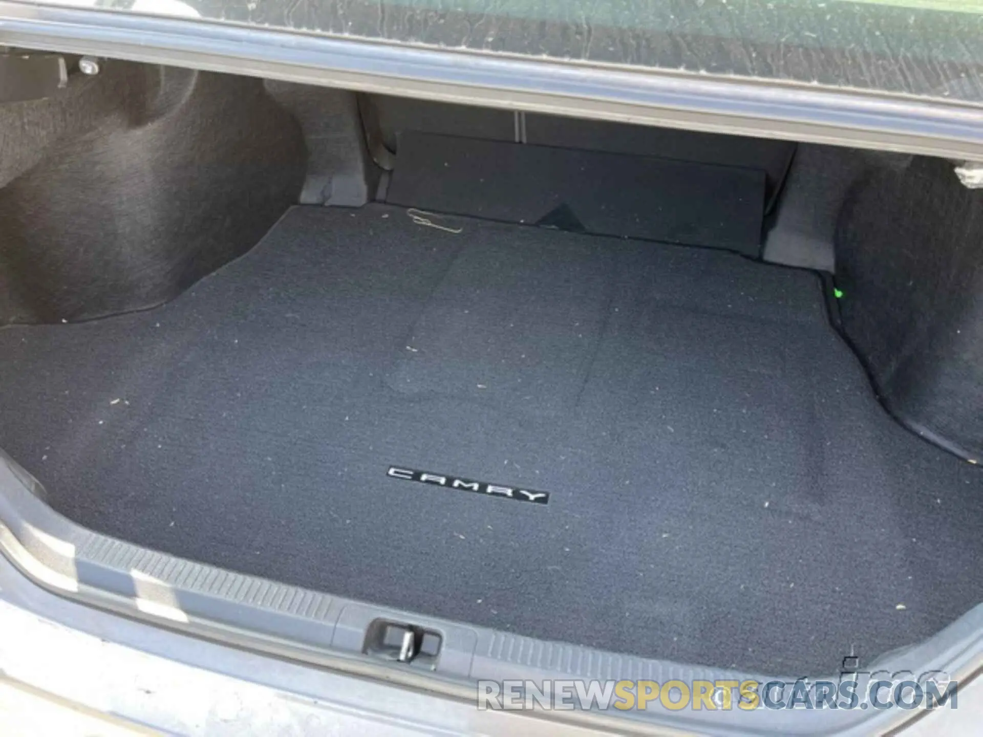 14 Photograph of a damaged car 4T1B11HK8KU751369 TOYOTA CAMRY 2019