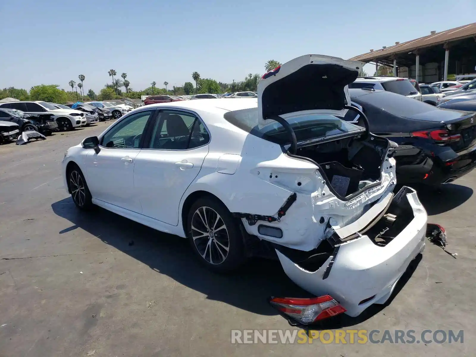 3 Photograph of a damaged car 4T1B11HK8KU758175 TOYOTA CAMRY 2019