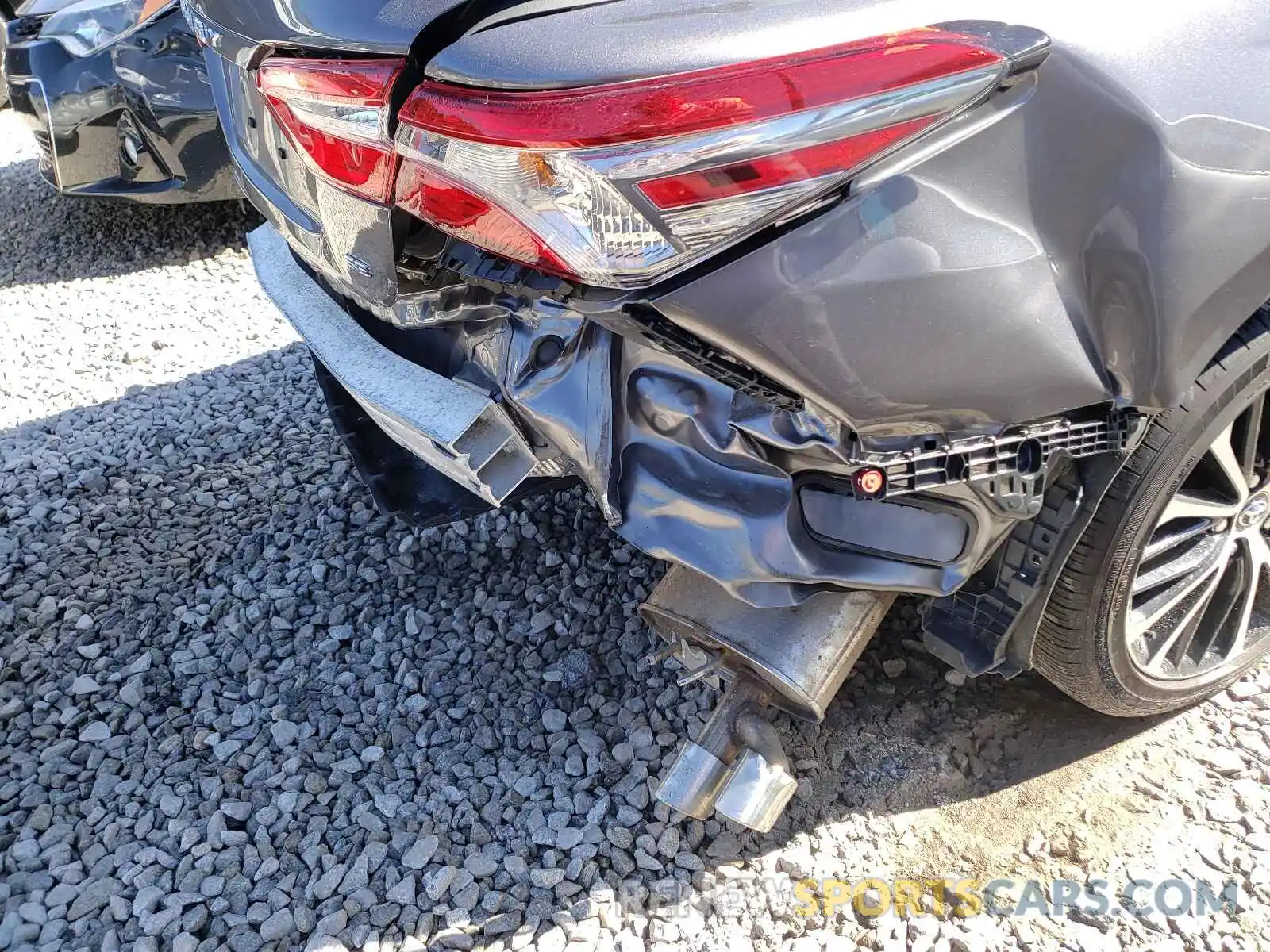 9 Photograph of a damaged car 4T1B11HK8KU758967 TOYOTA CAMRY 2019