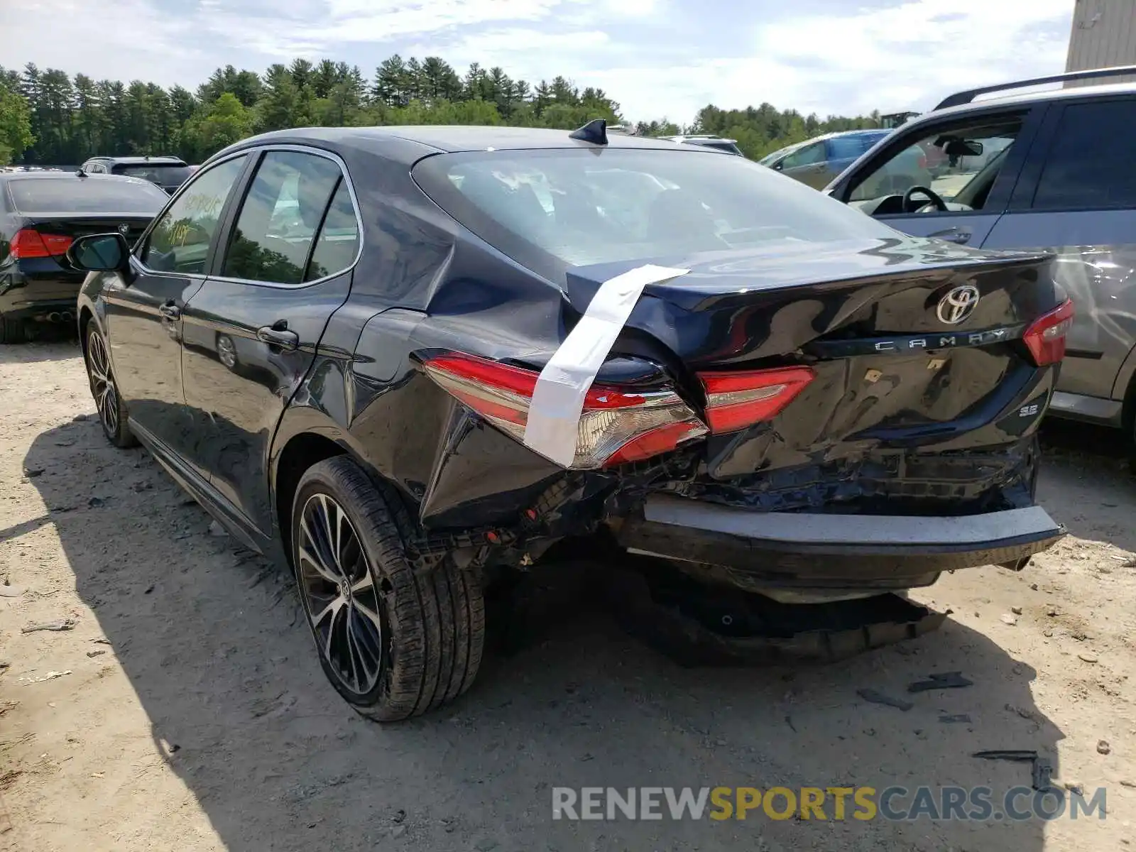 3 Photograph of a damaged car 4T1B11HK8KU760380 TOYOTA CAMRY 2019