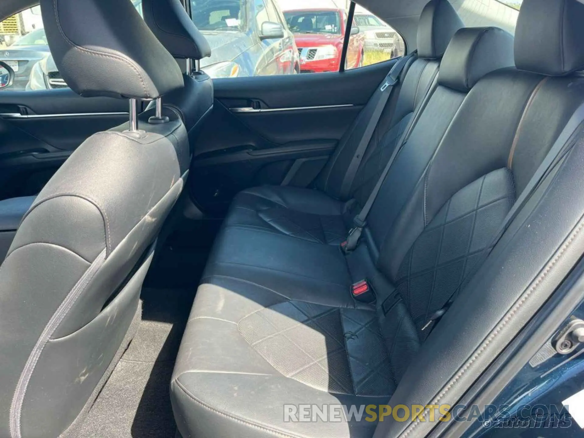 17 Photograph of a damaged car 4T1B11HK8KU760850 TOYOTA CAMRY 2019