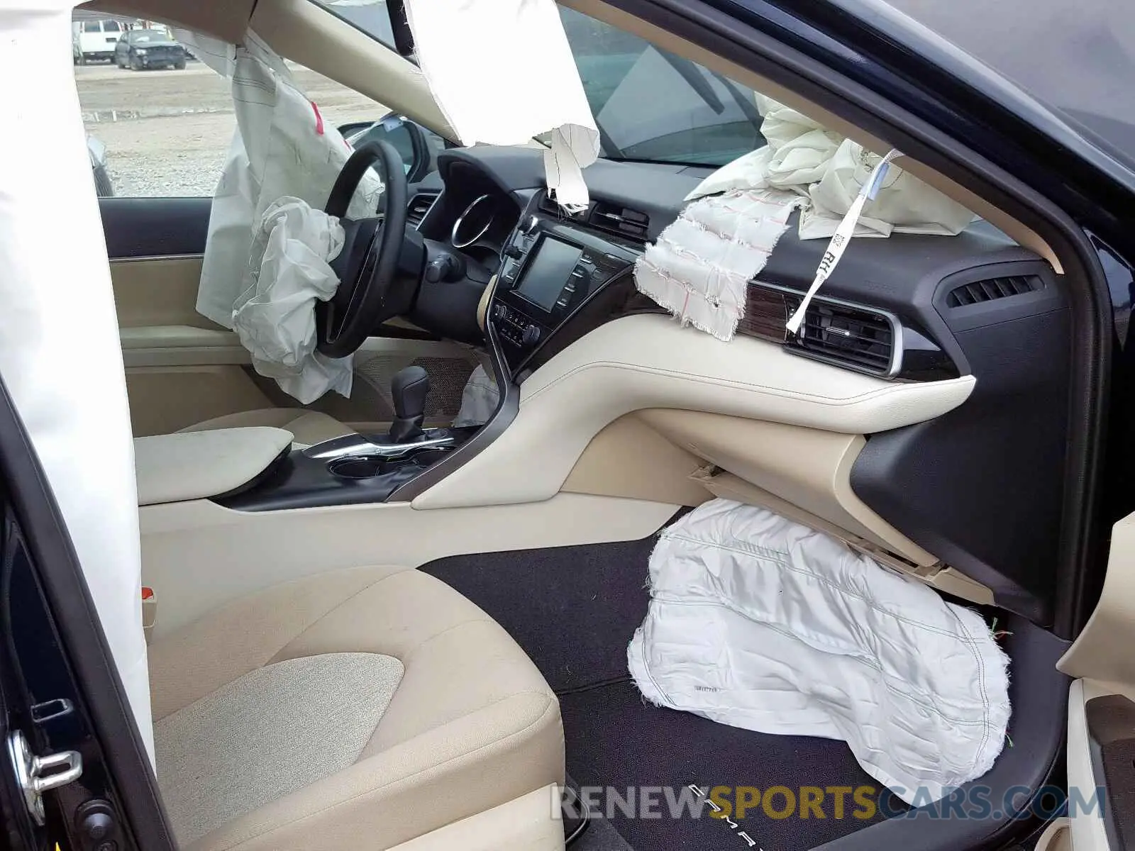 5 Photograph of a damaged car 4T1B11HK8KU771752 TOYOTA CAMRY 2019