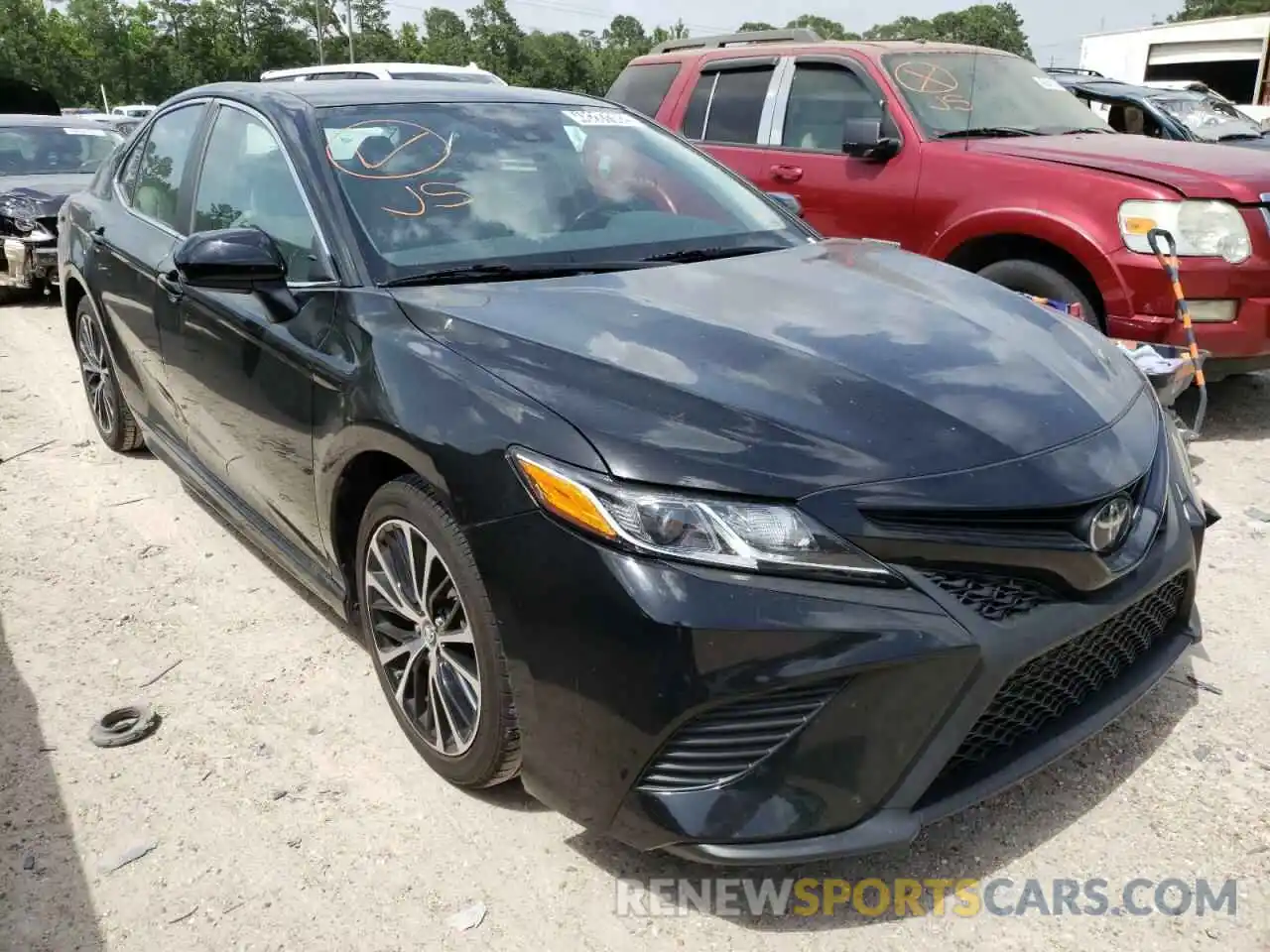 1 Photograph of a damaged car 4T1B11HK8KU772576 TOYOTA CAMRY 2019