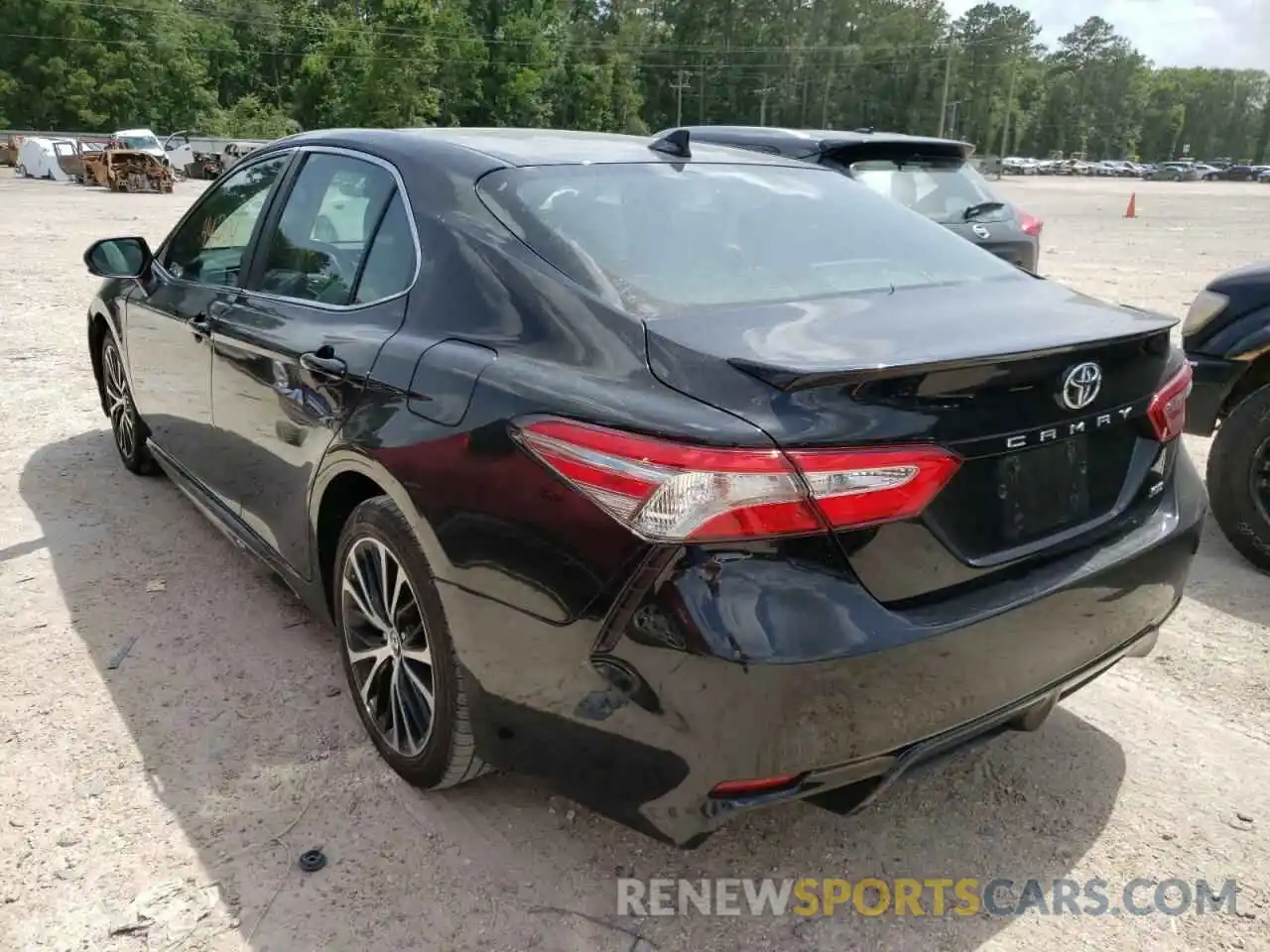 3 Photograph of a damaged car 4T1B11HK8KU772576 TOYOTA CAMRY 2019