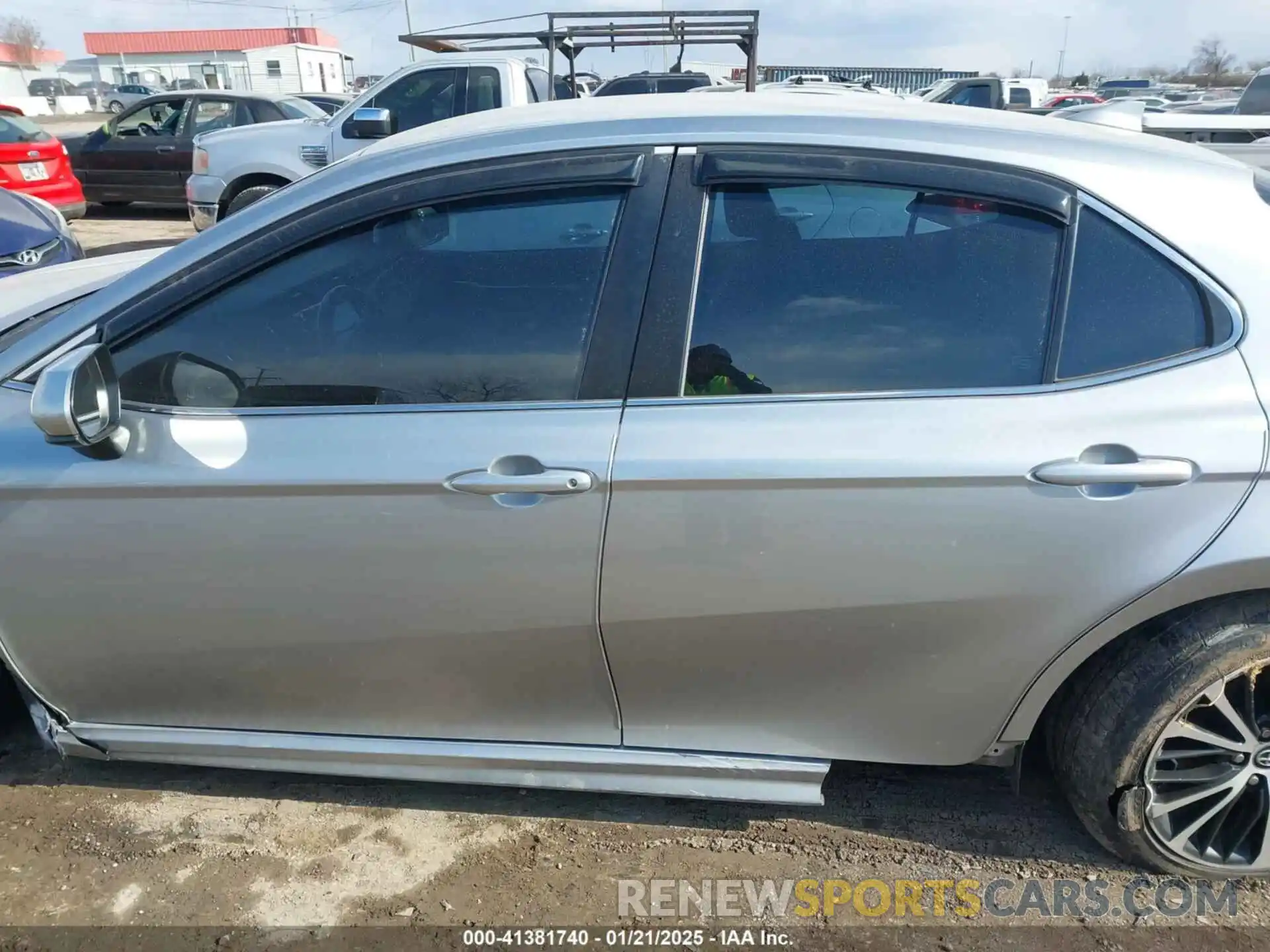 14 Photograph of a damaged car 4T1B11HK8KU775123 TOYOTA CAMRY 2019