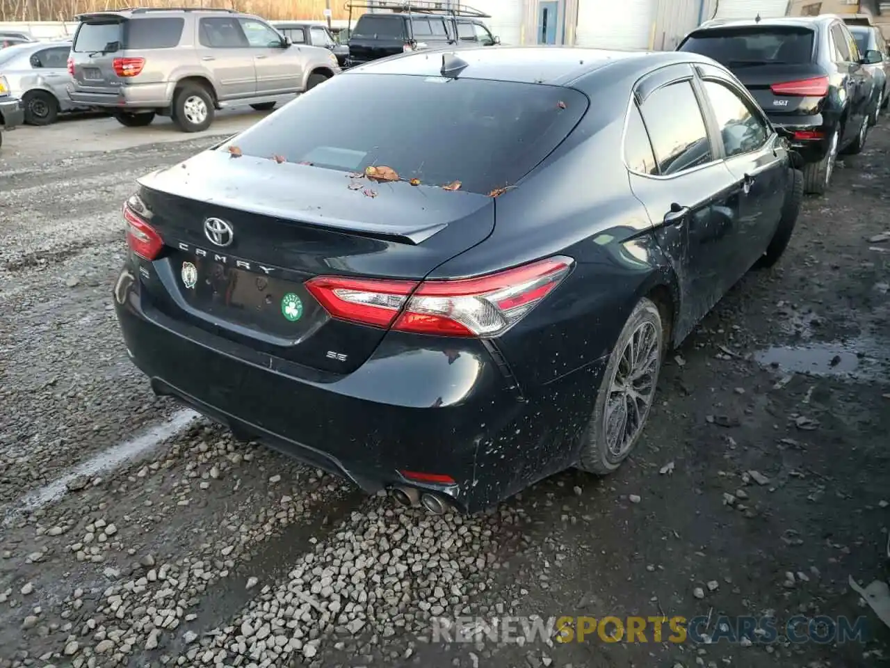 4 Photograph of a damaged car 4T1B11HK8KU785585 TOYOTA CAMRY 2019