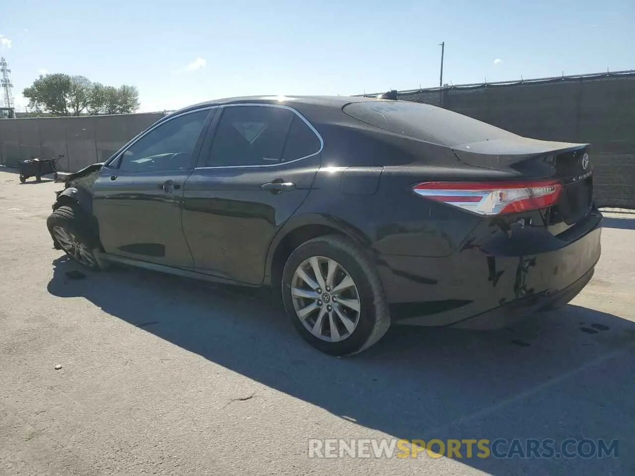 2 Photograph of a damaged car 4T1B11HK8KU786641 TOYOTA CAMRY 2019