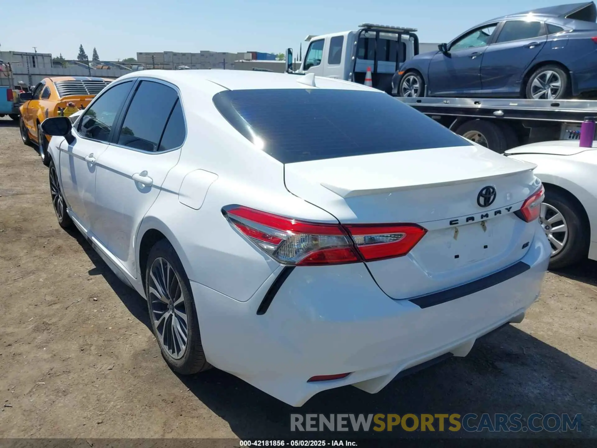 3 Photograph of a damaged car 4T1B11HK8KU789264 TOYOTA CAMRY 2019