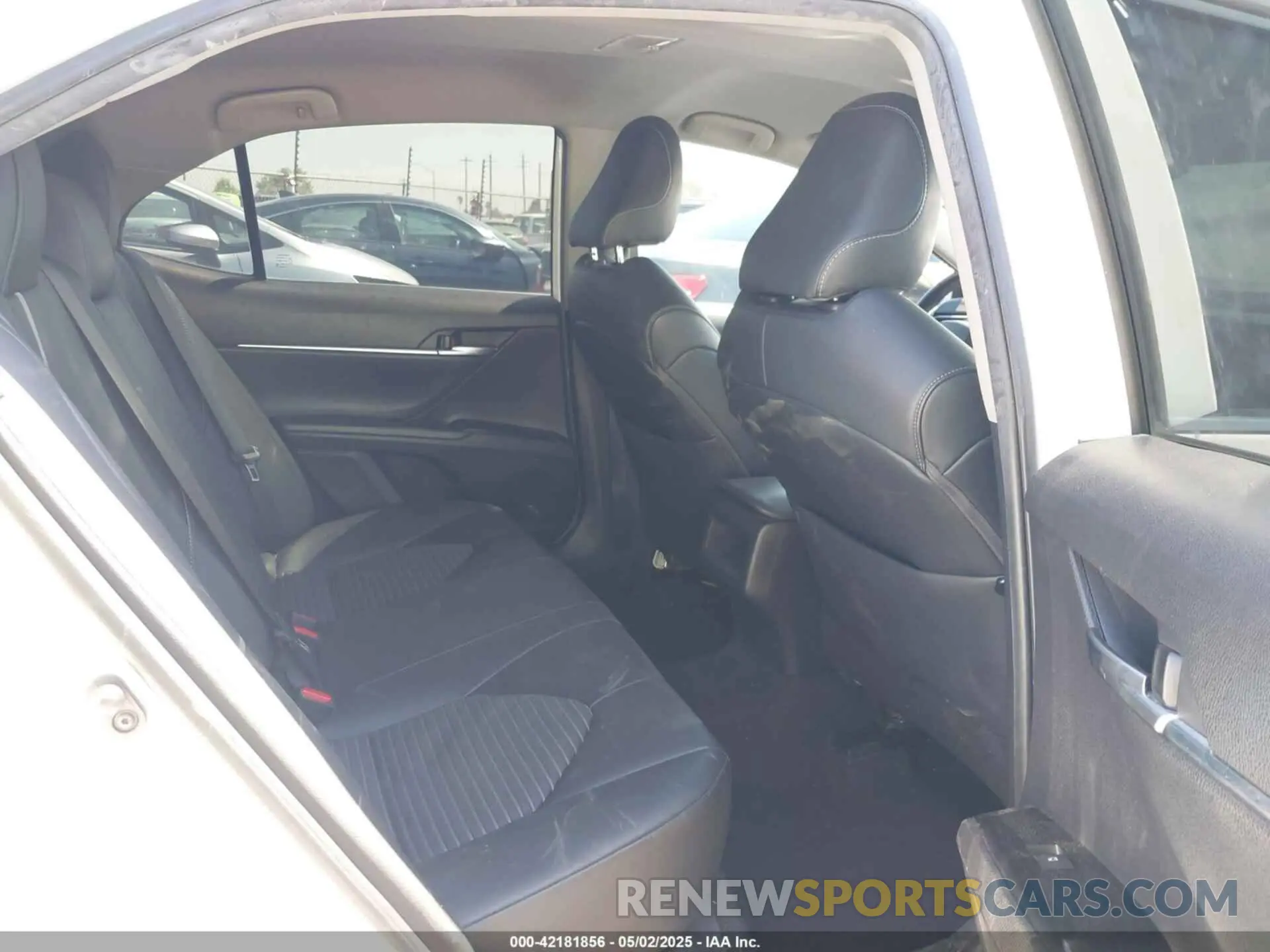 8 Photograph of a damaged car 4T1B11HK8KU789264 TOYOTA CAMRY 2019