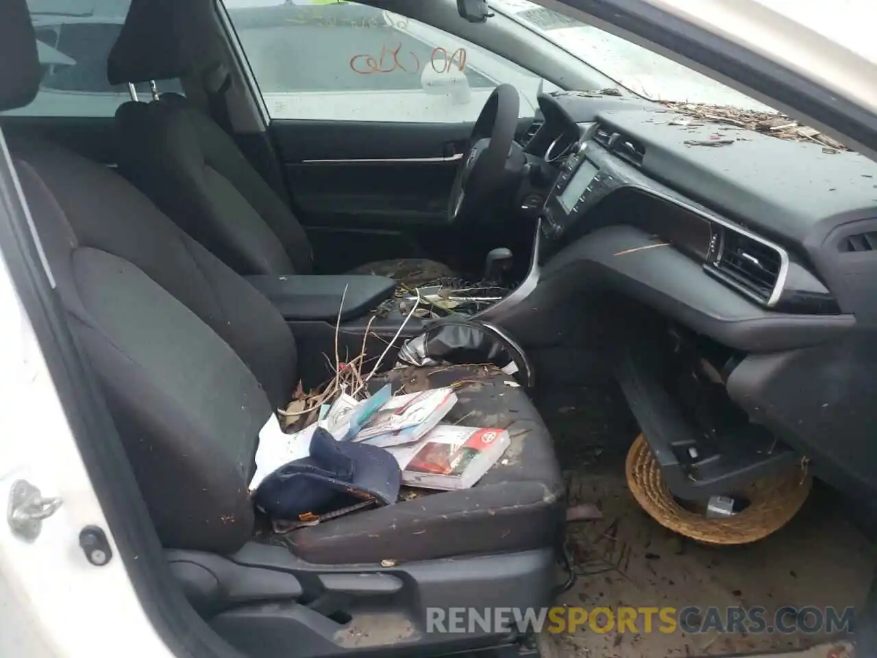 5 Photograph of a damaged car 4T1B11HK8KU789734 TOYOTA CAMRY 2019