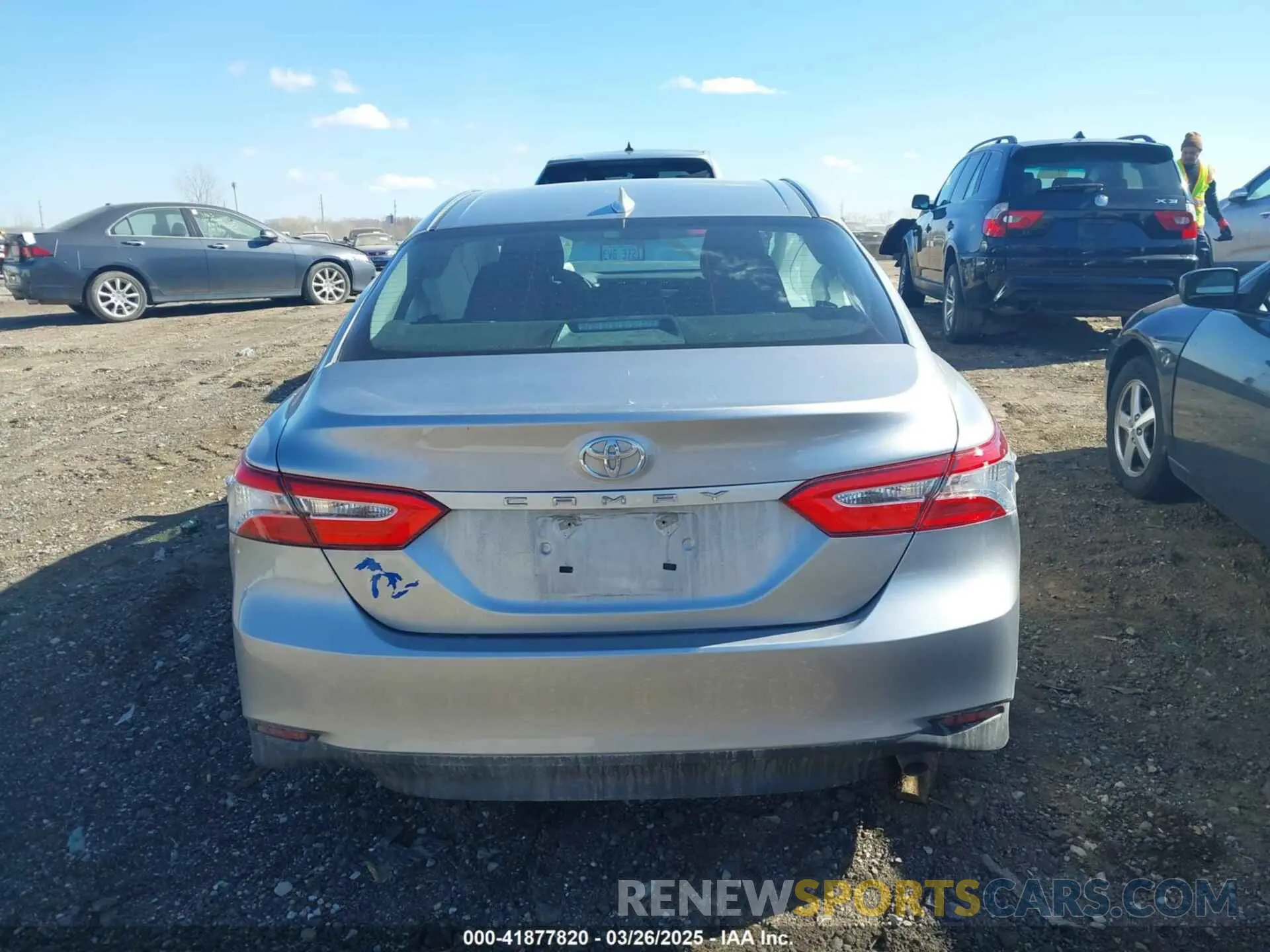 16 Photograph of a damaged car 4T1B11HK8KU792519 TOYOTA CAMRY 2019