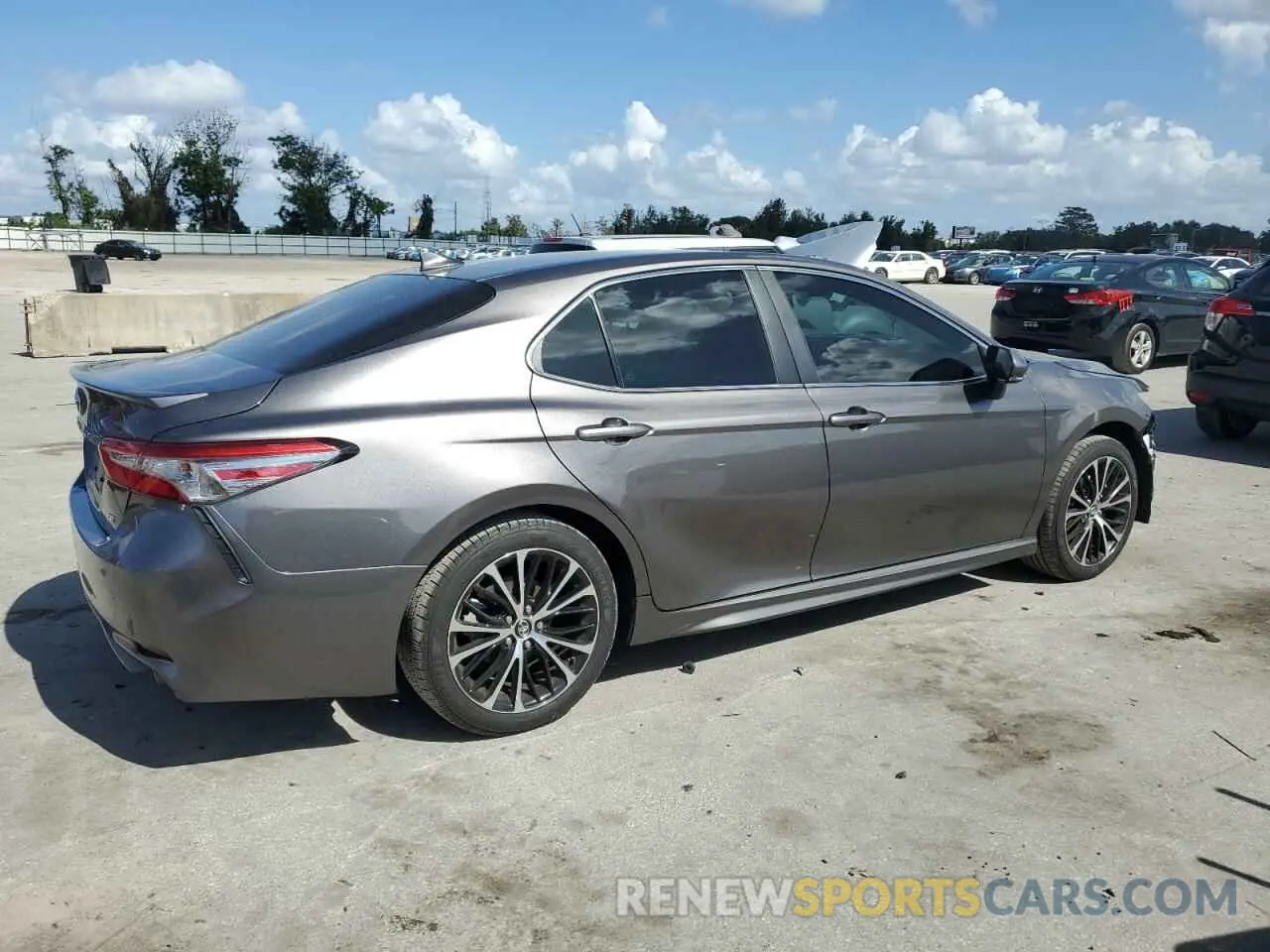 3 Photograph of a damaged car 4T1B11HK8KU795811 TOYOTA CAMRY 2019