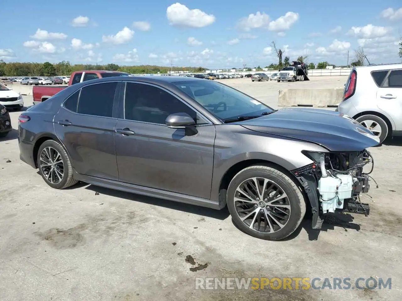 4 Photograph of a damaged car 4T1B11HK8KU795811 TOYOTA CAMRY 2019