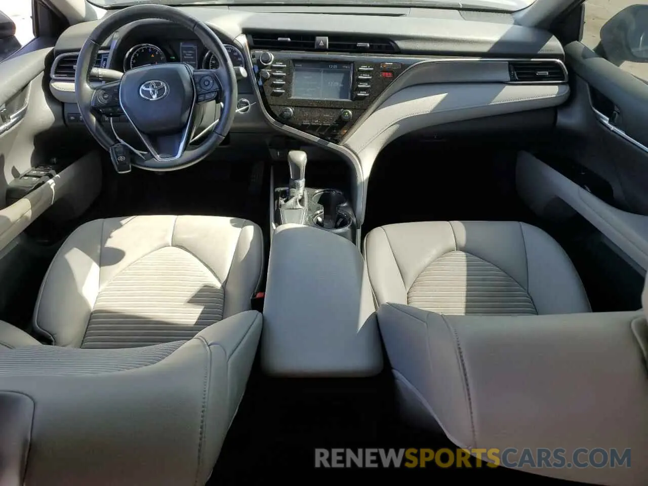8 Photograph of a damaged car 4T1B11HK8KU795811 TOYOTA CAMRY 2019