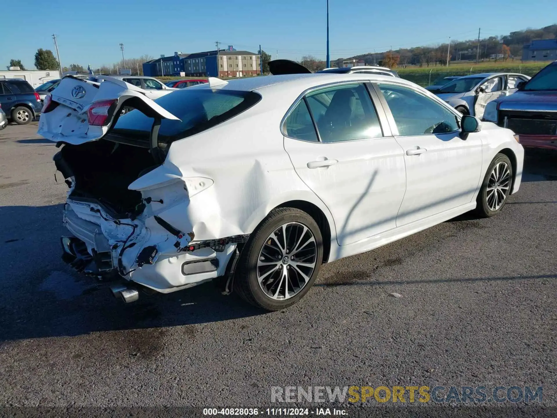4 Photograph of a damaged car 4T1B11HK8KU796408 TOYOTA CAMRY 2019