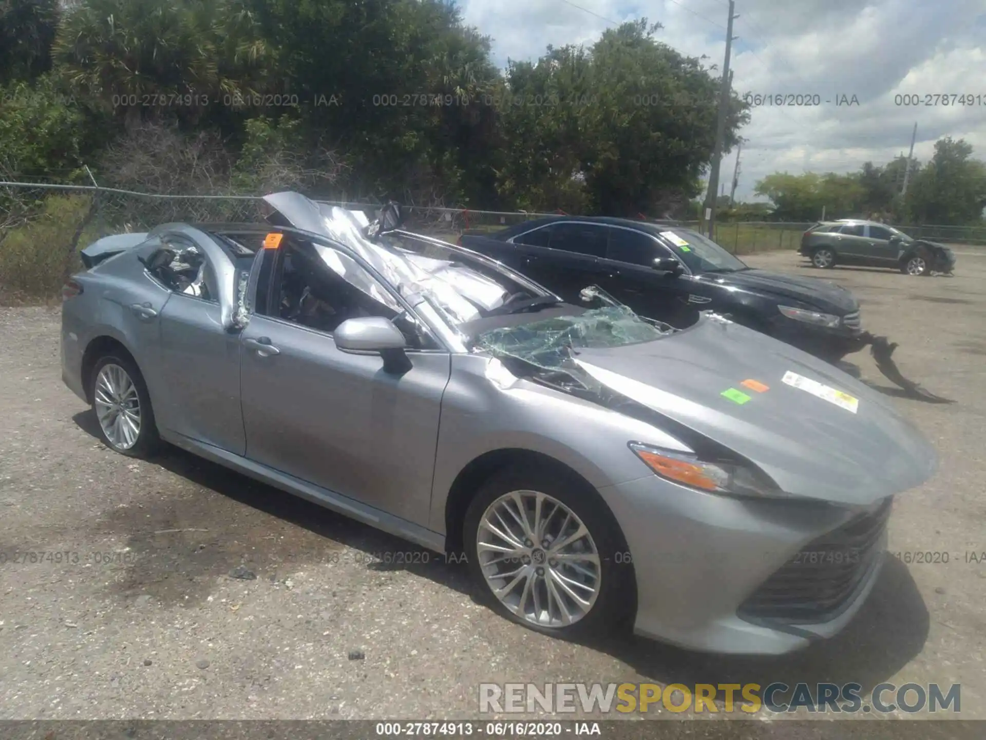 1 Photograph of a damaged car 4T1B11HK8KU796649 TOYOTA CAMRY 2019