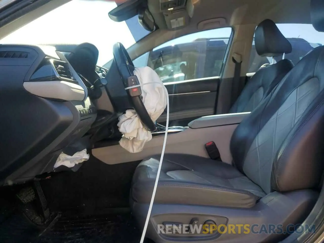 7 Photograph of a damaged car 4T1B11HK8KU797977 TOYOTA CAMRY 2019