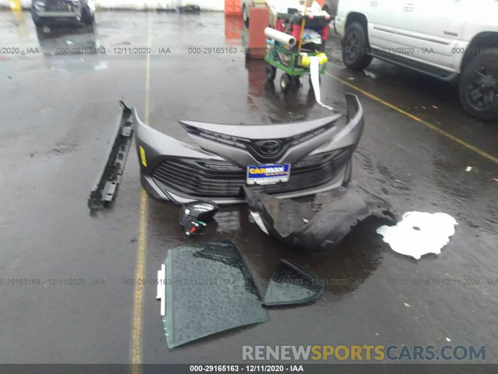 12 Photograph of a damaged car 4T1B11HK8KU801039 TOYOTA CAMRY 2019