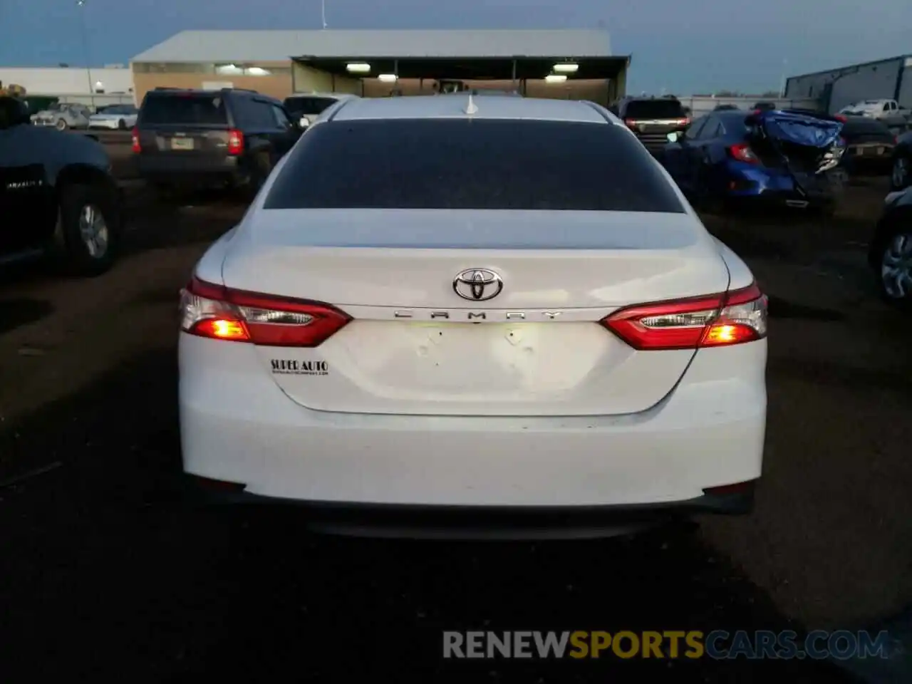 6 Photograph of a damaged car 4T1B11HK8KU801929 TOYOTA CAMRY 2019