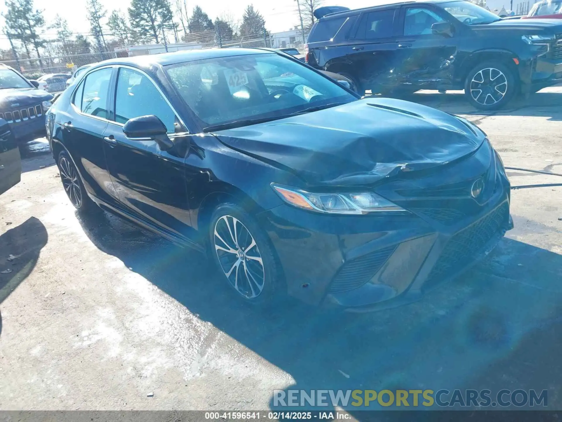 1 Photograph of a damaged car 4T1B11HK8KU808024 TOYOTA CAMRY 2019
