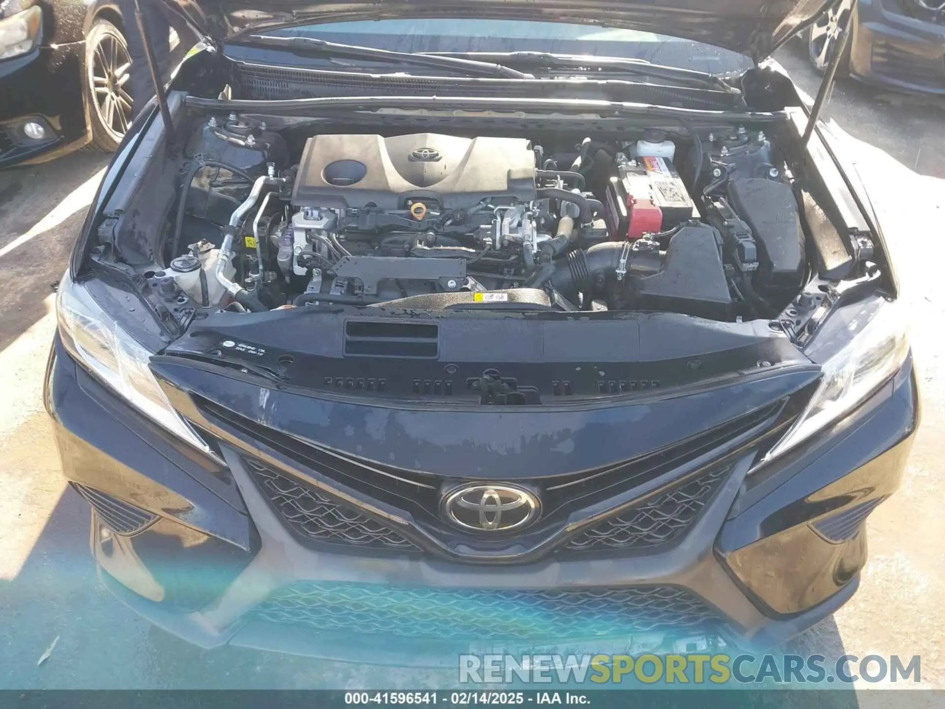 10 Photograph of a damaged car 4T1B11HK8KU808024 TOYOTA CAMRY 2019