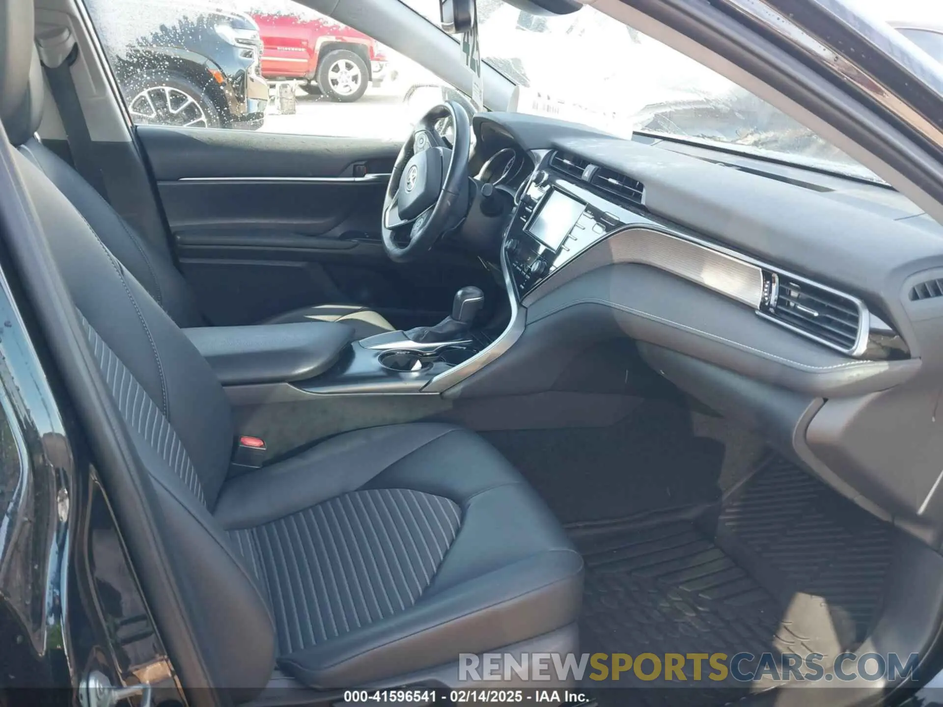 5 Photograph of a damaged car 4T1B11HK8KU808024 TOYOTA CAMRY 2019
