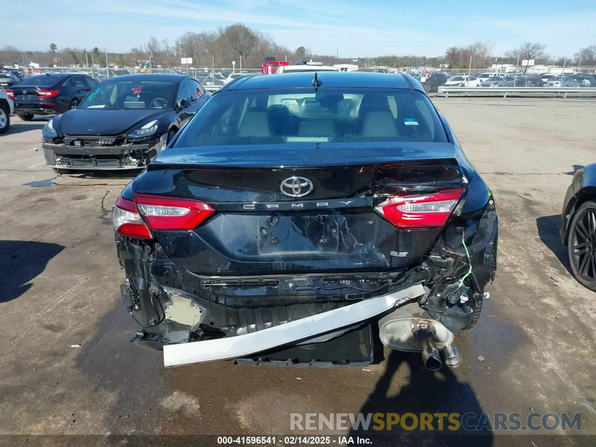 6 Photograph of a damaged car 4T1B11HK8KU808024 TOYOTA CAMRY 2019