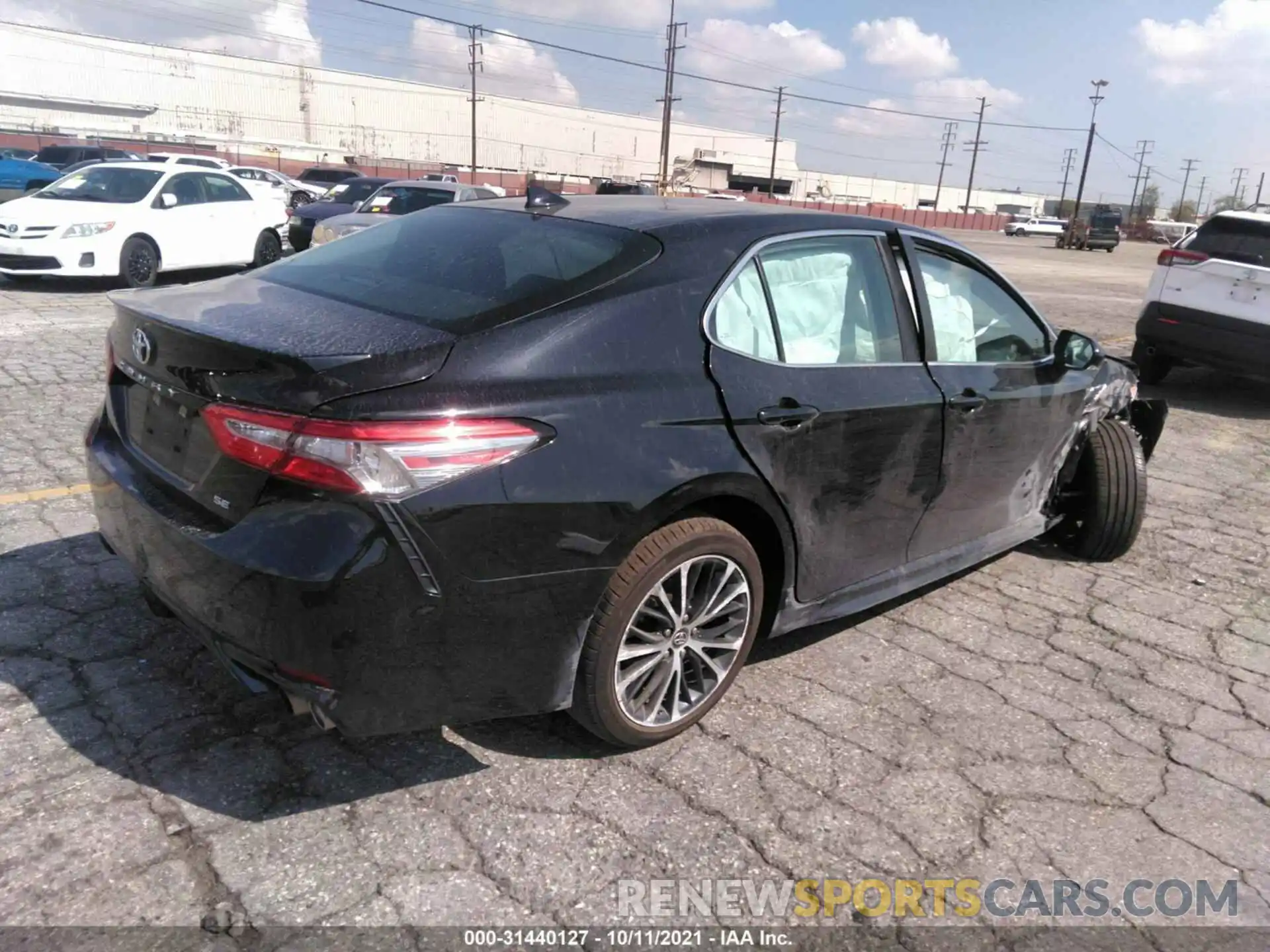 4 Photograph of a damaged car 4T1B11HK8KU808301 TOYOTA CAMRY 2019