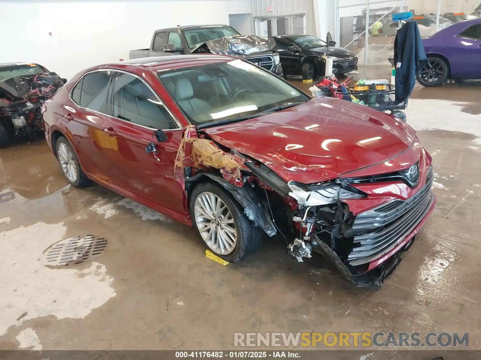 1 Photograph of a damaged car 4T1B11HK8KU812476 TOYOTA CAMRY 2019